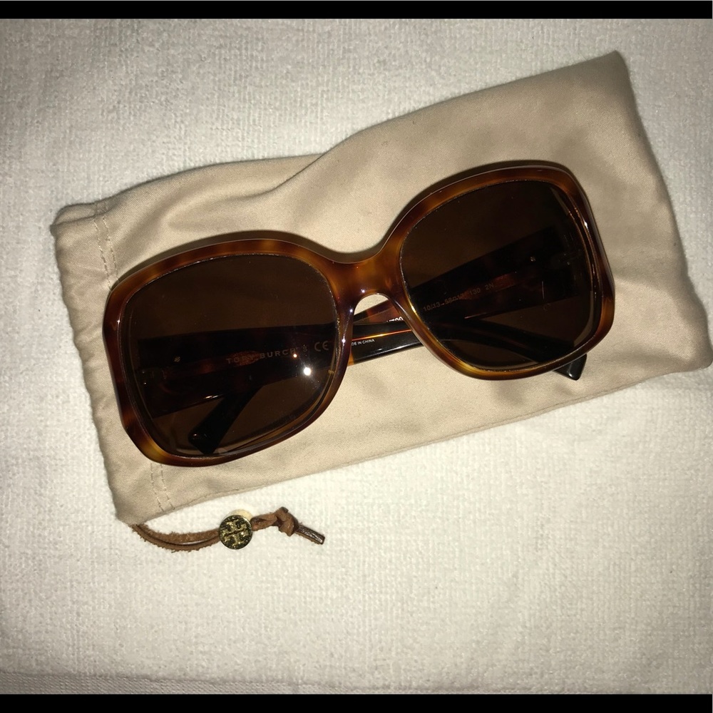 ❌SOLD Tory Burch tortoise sunglasses